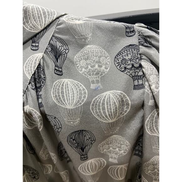 CO Balloon Print Grey Button Down Silk Blouse Sz L - Picture 6 of 6